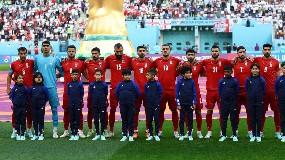 منتخب إيران يمتنع عن ترديد النشيد الوطني دعما للاحتجاجات